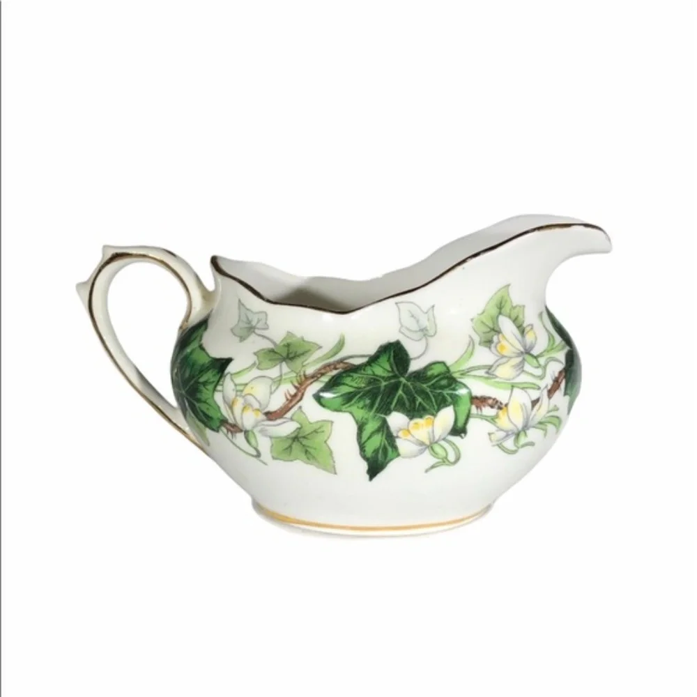 ROYAL ALBERT IVY LEA CREAMER